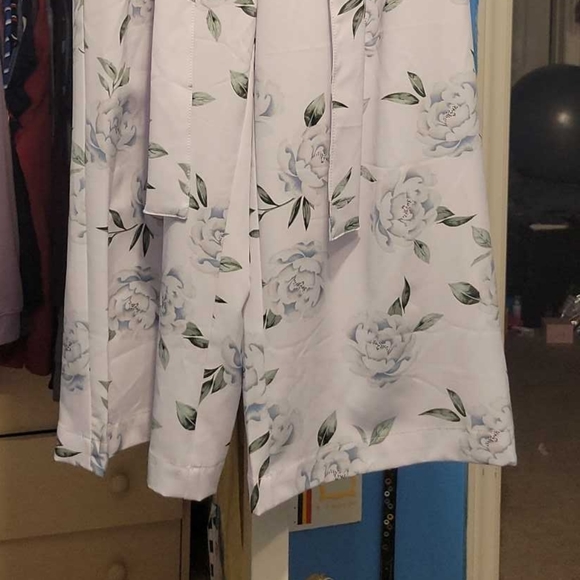 Flare pants new with tags - Picture 3 of 4